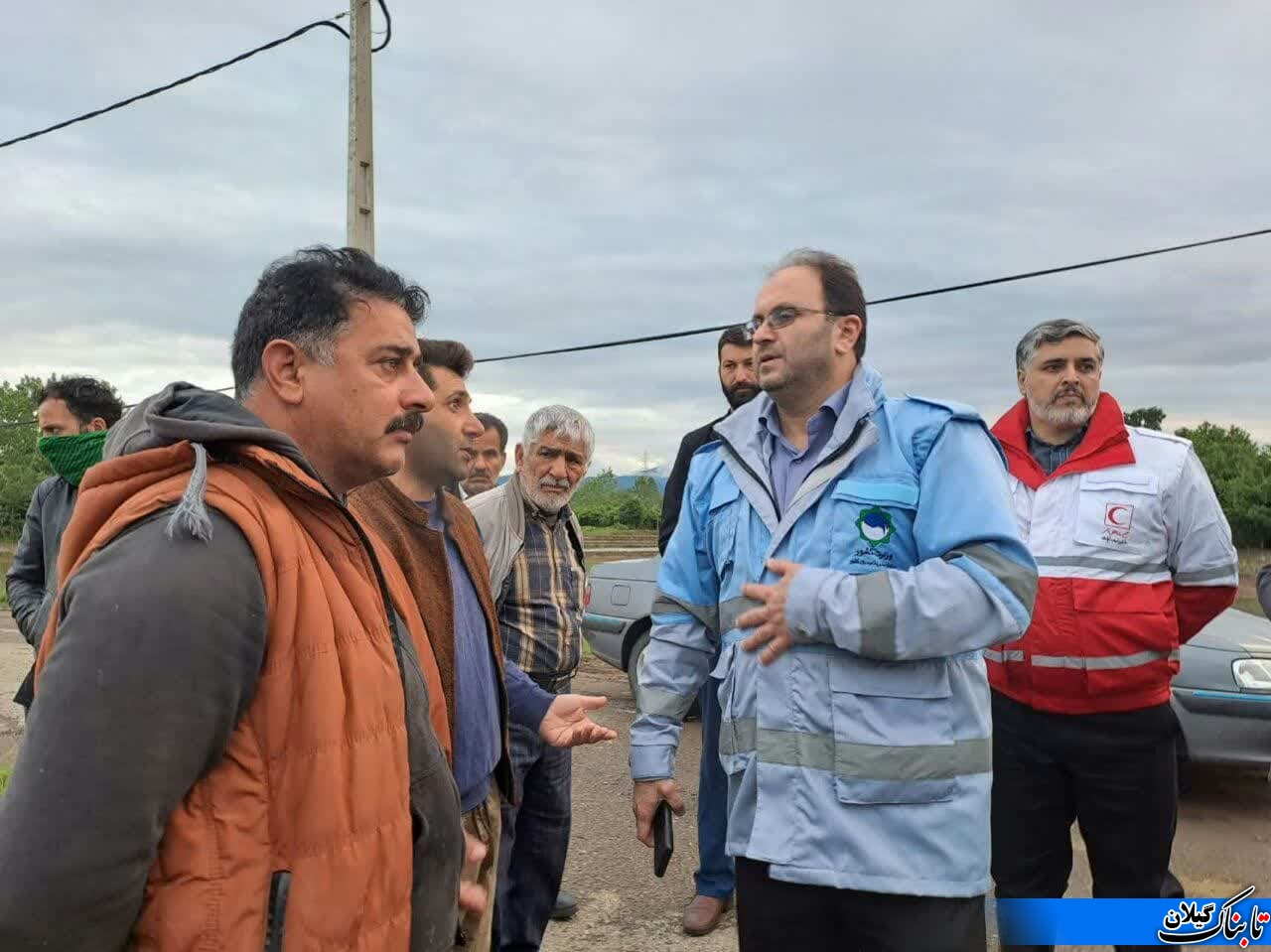 حضور فرماندار و رییس ستاد بحران  رضوانشهر در کنار کشاورزان زحمتکش