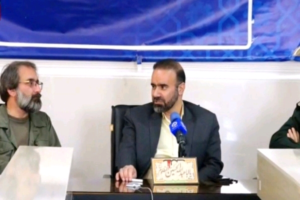تجلیل از برگزیدگان جشنواره شعر «ایران مهر» در یاسوج+ فیلم تجلیل از برگزیدگان جشنواره شعر «ایران مهر» در یاسوج+ فیلم