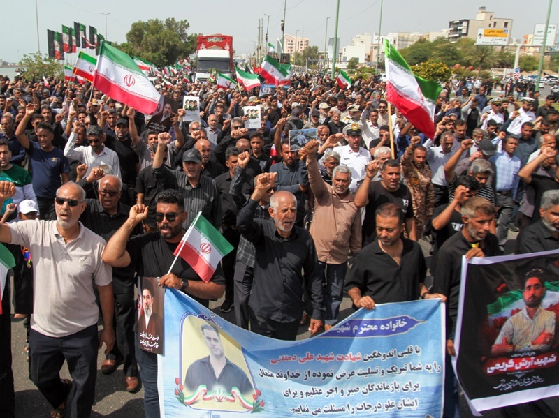 وداع باشکوه بندرعباسی‌ها با ۱۲ سرو قامت ناو‌های دنا و جماران