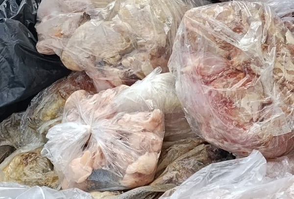 کشف و معدوم بیش از ۳ تن محصولات و فرآوردههای گوشتی فاسد غیربهداشتی در بابل کشف و معدوم بیش از ۳ تن محصولات و فرآوردههای گوشتی فاسد غیربهداشتی در بابل