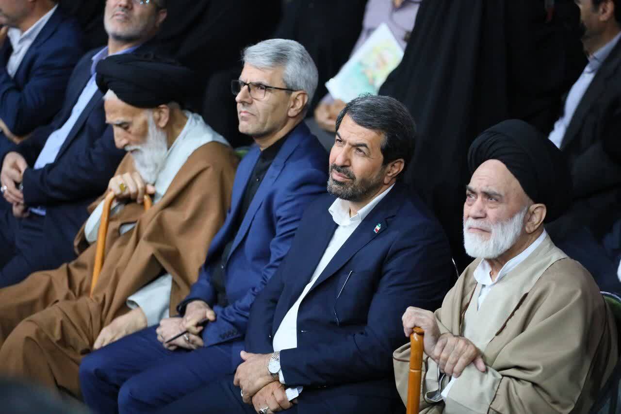 وحدت ملی، دژ مستحکم ایران در برابر توطئههای دشمنان است وحدت ملی، دژ مستحکم ایران در برابر توطئههای دشمنان است