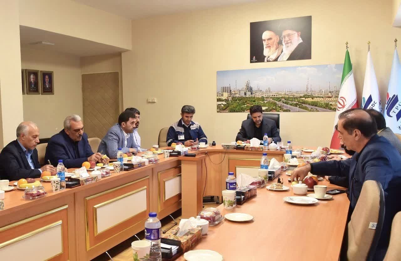بازدید رییس امور انرژی سازمان برنامه و بودجه از پتروشیمی تبریز/ برای 2/12 تنظیم شود بازدید رییس امور انرژی سازمان برنامه و بودجه از پتروشیمی تبریز/ برای 2/12 تنظیم شود