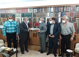 تجلیل استاندار کرمانشاه از پیشکسوت ورزشی/ استاد نادر تقی زاده سرمایه و نماد اجتماعی استان است